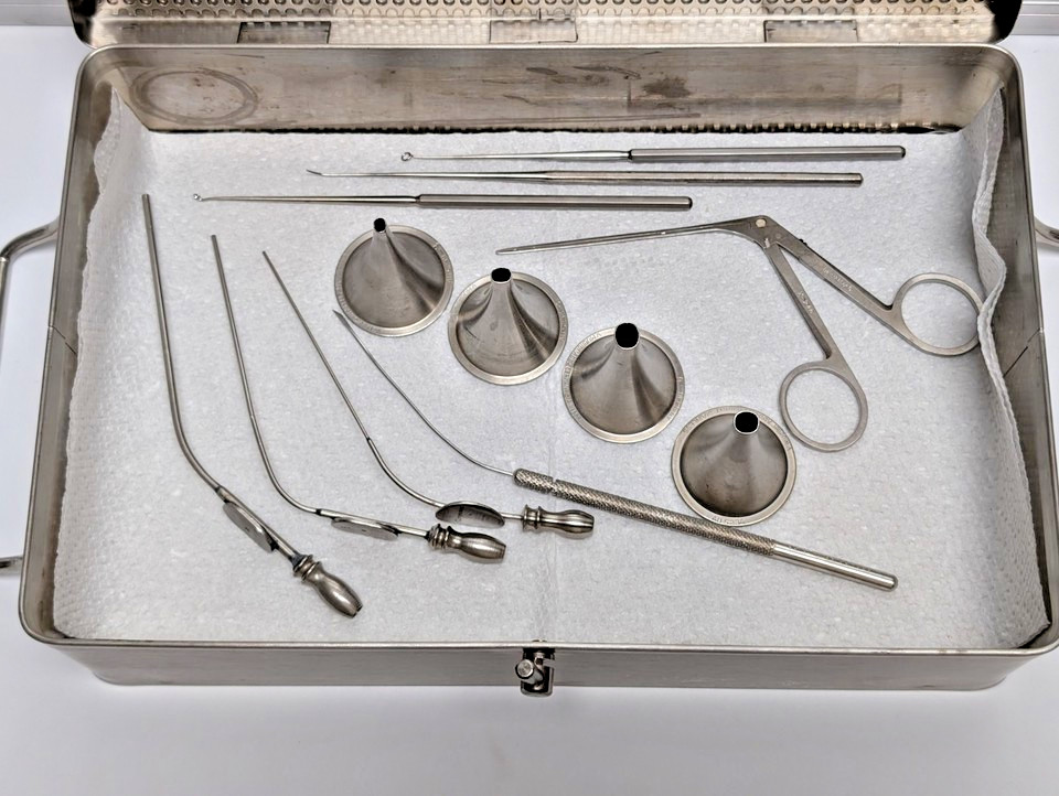 12 pcs. Myringotomy Instrument Set BAUSCH LOMB X-240 V. MUELLER AU15034 (USED).