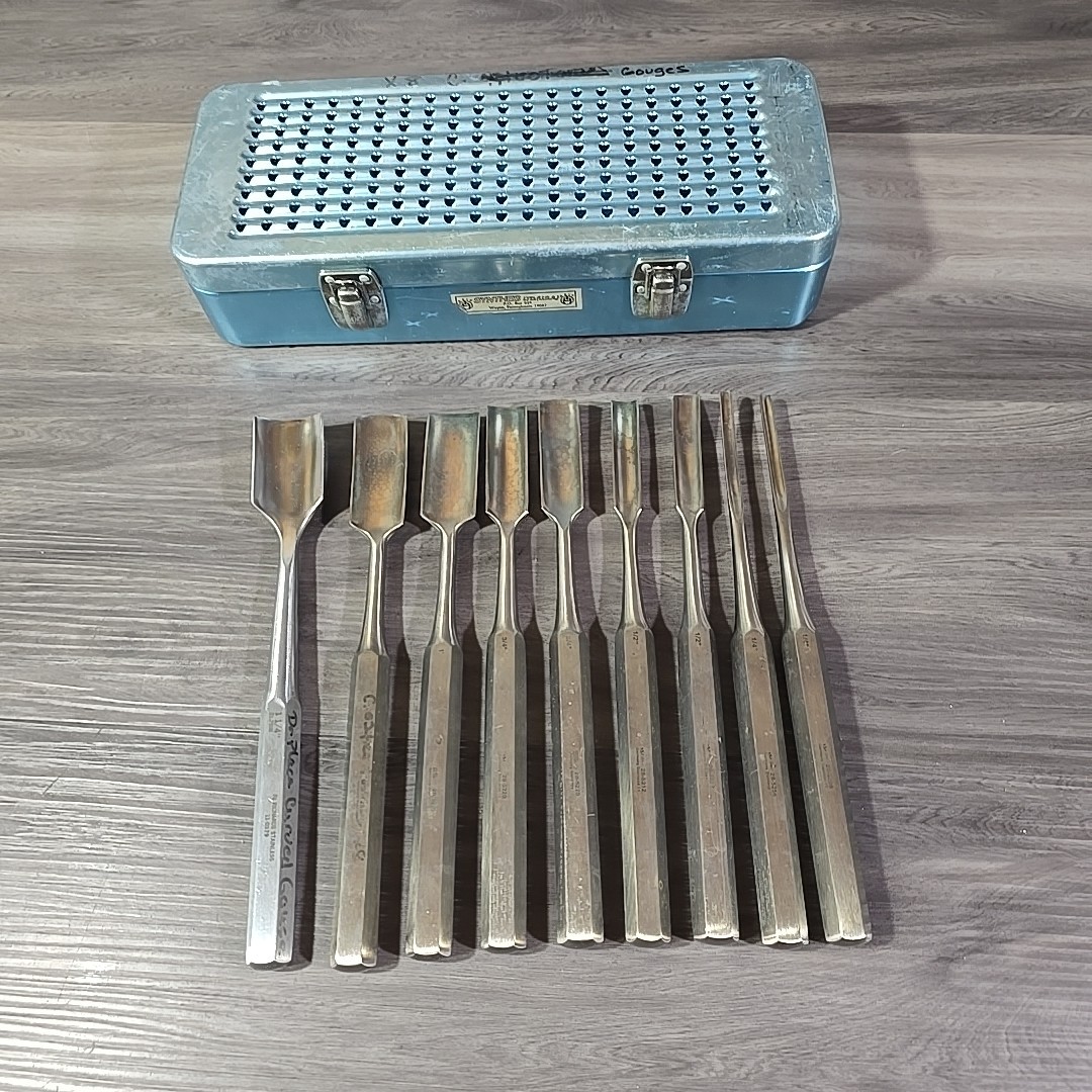Ssi V. Mueller Surgical Orthopedic Gouges Curved Set of 8 And 1 Richard W/holder